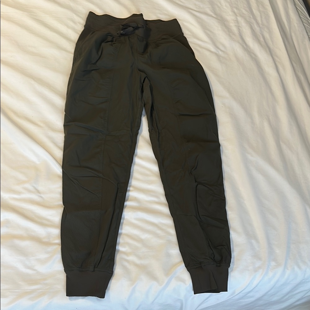 Lululemon Athletica Green Jogger Sweatpants Relaxed Fit